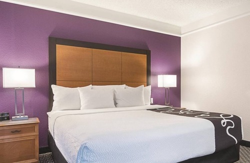 Guasti Hotel | Your Home Away From Home! Family-Friendly Unit To Relax. Near Golden Oak Park