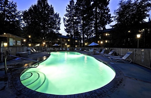 Orchard District Hotel | Your Home Away From Home! 2 Convenient Units, Free Parking, Pet-Friendly