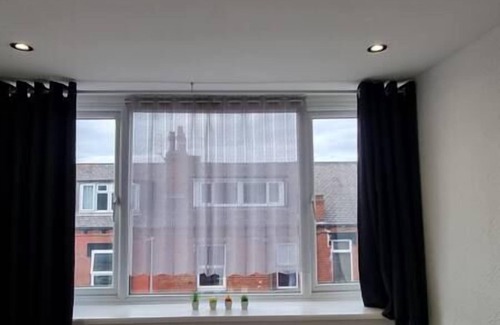 Leeds House | Your Home away from Home. 27HS