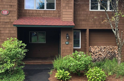 North Woodstock House | Your home away from home for the winter.