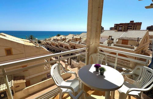 Els Arenals del Sol Apartment | Your home a stone's throw from the beach