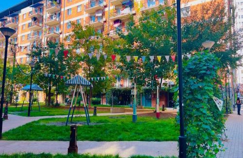 Saburtalo Apartment | Your Home Inn at Jikia's Green House-Central Tbilisi