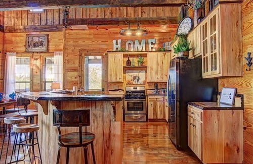 New Braunfels Cabin | Your Ideal Country Escape at 3 Chicks Ranch!
