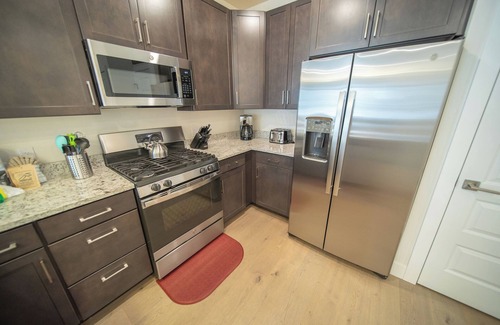 Lakeside Village Condo | Your Modern Summer Peak Escape!