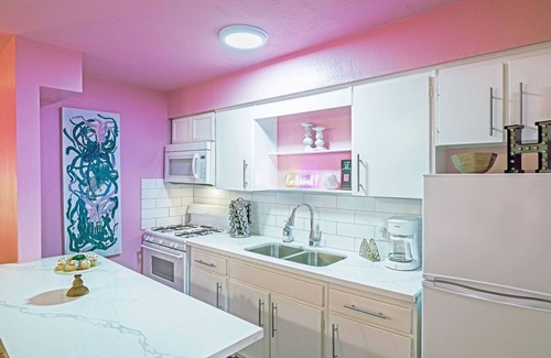 Montrose Apartment | Your Montrose Studios! Sleeps 58, 29BR/29BA/29PA ⭐️⭐️⭐️⭐️⭐️