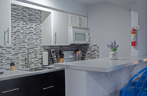 Montrose Apartment | Your Montrose Studios! Sleeps 58, 29BR/29BA/29PA ⭐️⭐️⭐️⭐️⭐️