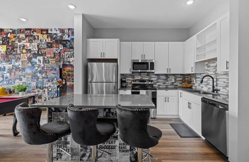 South Nashville Apartment | Your Nashville Escape: Arcade& Pool Table Awaits!