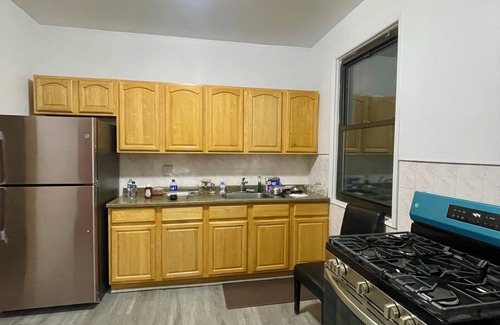 Queens Apartment | Your new NYC home: Peaceful room for rent in the heart of Astoria.