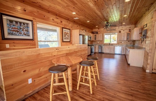 Tannersville House | *Your Own Lodge*