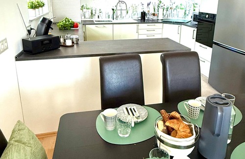Hanhofen Apartment | Your Palatinate time-out - new with style, balcony and dream garden