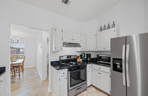 Ono Island House | Your Perdido Paradise. Relaxing pool, three bedrooom two bathroom house with den