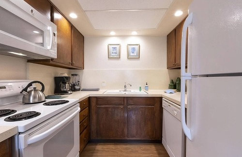 Canyon Corridor House | Your Relaxing Getaway Awaits! Fully-Equipped Kitchen Ideal for Outdoor Explorers