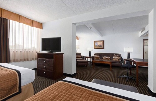 Casper House | Your Relaxing Getaway Awaits! Just Minutes to Downtown! Free Shuttle, Pool