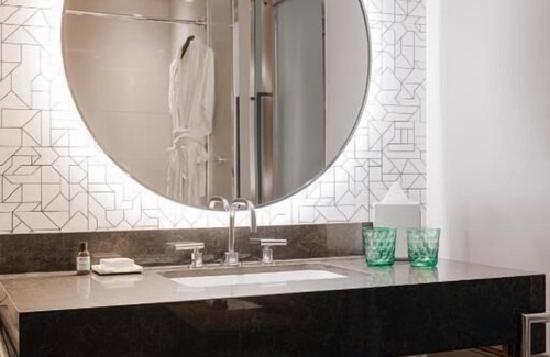 Florida Central Atlantic Coast Hotel | Your Relaxing Getaway Awaits! 3 Luxurious Rooms w/Free Parking, Shuttle, Pool