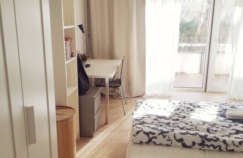 Moabit House | Your room by the Spree
