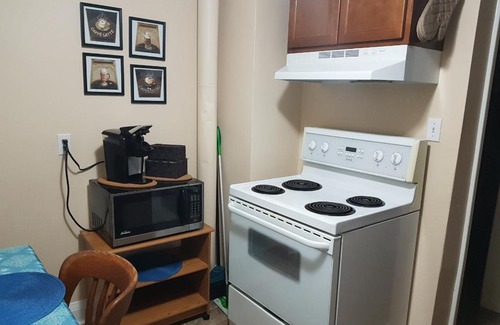 Sarnia House | Your Sarnia "home away from home" is right here