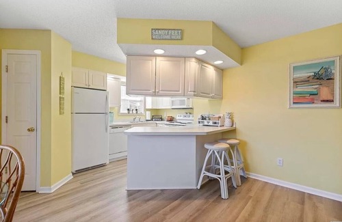 Cherry Grove Beach Condo | Your Sunshine Escape: 6-Minute Beach Walk from Quiet Community