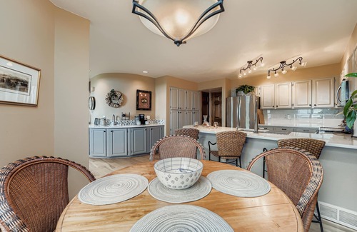 Genesse North Central Condo | Your Thanksgiving Retreat | Golden