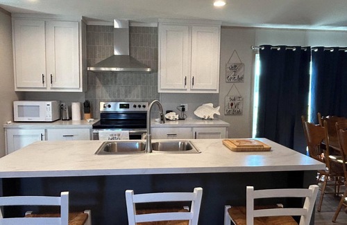 Negreet House | Your Toledo Bend Lakefront Home – Neighborhood Boat Launch Just Next Door