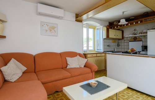 Puntera House | Your traditional house with swimming pool.