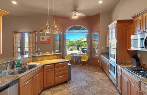 Picture Rocks House | YOUR VACATION AWAITS! Luxury home-Majestic views, Pool ,Hot tub. Summer discount