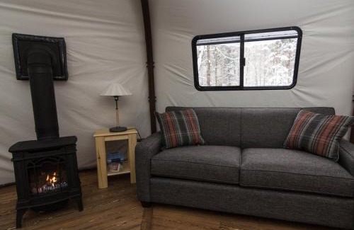 Rawdon Ski Chalet | Yourtes - Chalets Lanaudière