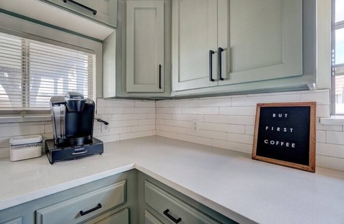 Yukon House | Yukon Boho Bungalow w/Huge Kitchen just off I-40