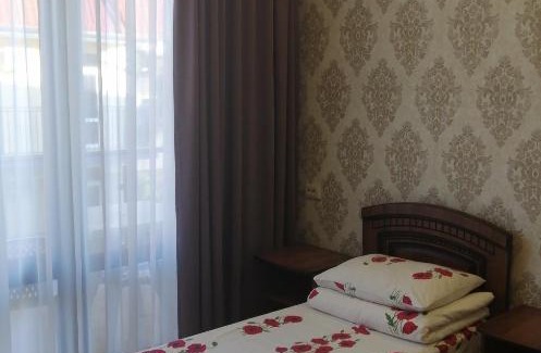 Loo House | Yuzhnaya Rapsodiya Guesthouse