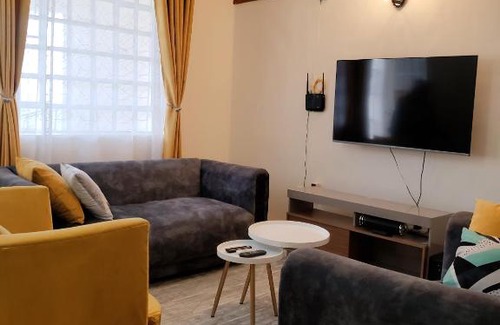 Nakuru Bed & Breakfast | Yvonne furnished home