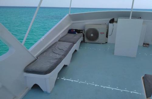 Al Mamsha El Seyahi Boat Rental | Zafeer