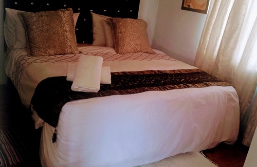 West Beach House | Zagorski’s Bed and breakfast - Deluxe Room