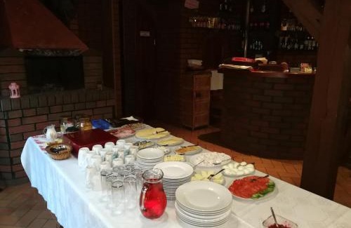 Nikielkowo Hotel | Zajazd i Restauracja "Myśliwskie Zacisze"