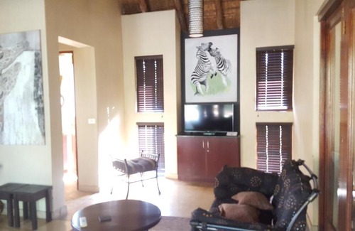 Leeupoort Ski Chalet | Zebula Golf Estate and Spa - Giraffe Plains 4 pax Moi Signature Luxury villa