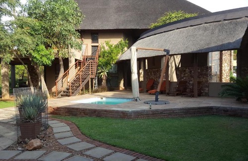 Leeupoort Ski Chalet | Zebula Golf Estate and Spa - Giraffe Plains 4 pax Moi Signature Luxury villa