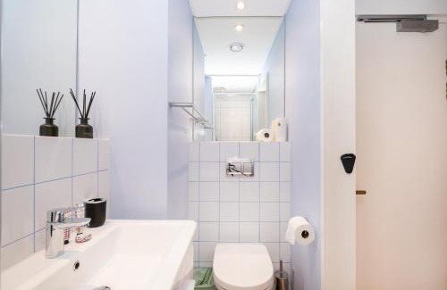 Cape Town City Centre Apartment | Zeeland Pier 606 - 6th Floor Studio near CTICC