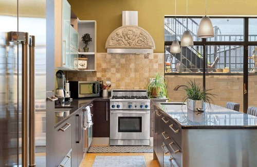 Heart of Chicago House | Zen 5 Bedroom Family Escape