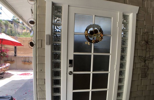 Verdugo Woodlands Apartment | Zen and Bright Private Studio