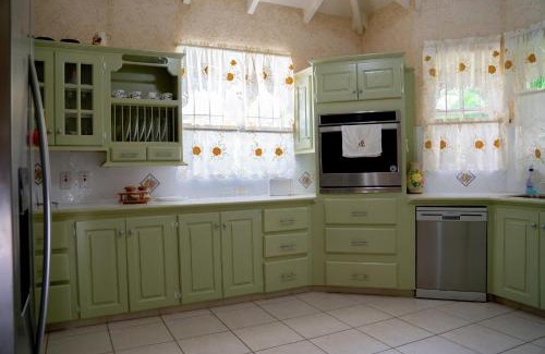 Holder's Hill House | ZenBreak Marzalea Villa 5bd