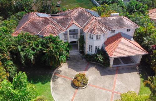 Holder's Hill House | ZenBreak Marzalea Villa 4bd