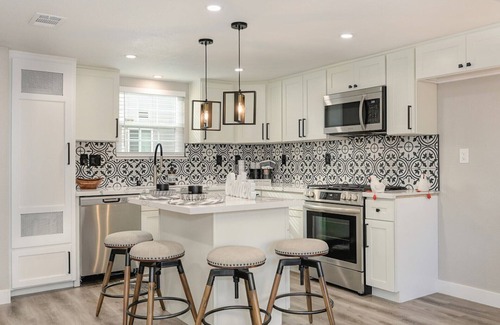 Foothill Farms House | ZenNest Townhome Close toRoseville SacDowntown Hospitals Pool&Fenced PatioGarden