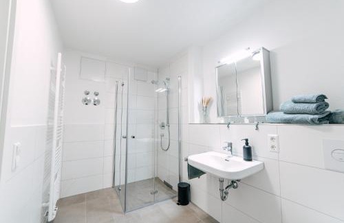 Metzingen Apartment | ZENtrahome - Zentral Outlet Business SmartTV Balkon