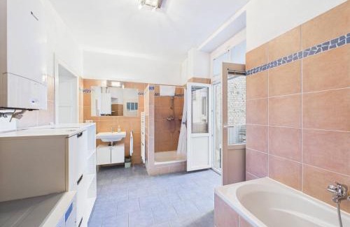 Wiesbaden Apartment | Zentrales Apartment im Westend I Küche I Balkon I für bis zu 4 Personen