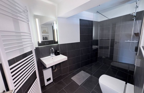 Innenstadt Apartment | Zentrales Apartment mit Kostenlosem Parkplatz. Haustierfreundlich!