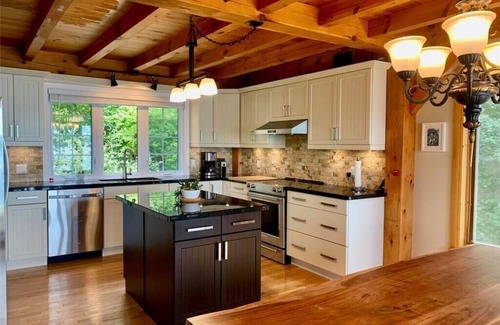 Georgian Bluffs Cottage | Zeta's Beachfront Cottage on Georgian Bay