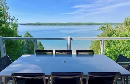 Georgian Bluffs Cottage | Zeta's Beachfront Cottage on Georgian Bay