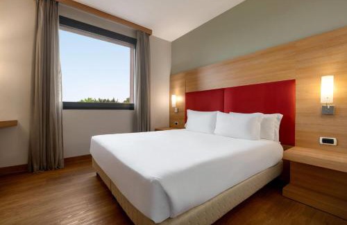 Somma Lombardo Hotel | Zeus Essence Dolce by Wyndham Milan Malpensa