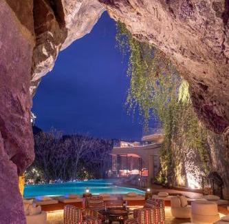 Wulingyuan House | Zhangjiajie Qishi Li Cave Homestay of East Gate Entrance of Zhangjiajie National Forest Park