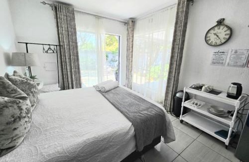 Boksburg Apartment | Zhantique Guest House 1- Unit 2