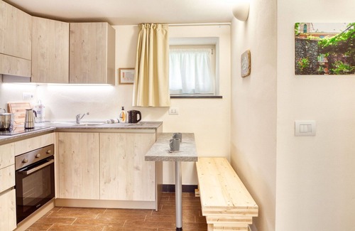 Levanto Apartment | Ziguela, apartment for 4, with garden, 200m from beach, in Levanto centre