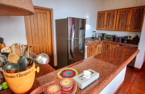 Ixtapa - Zihuatanejo Villa | Zihua Penthouse. View from the top of the world. Dipping pool. Casa Q Ve al Mar.